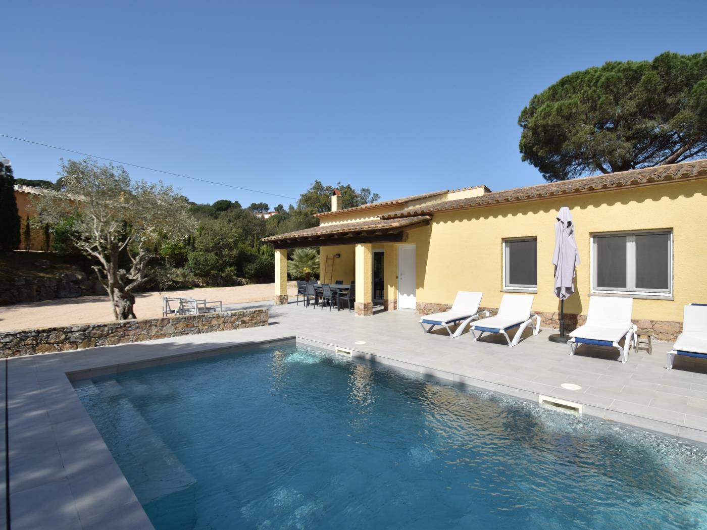 Vila gran família Begur quatre habitacions