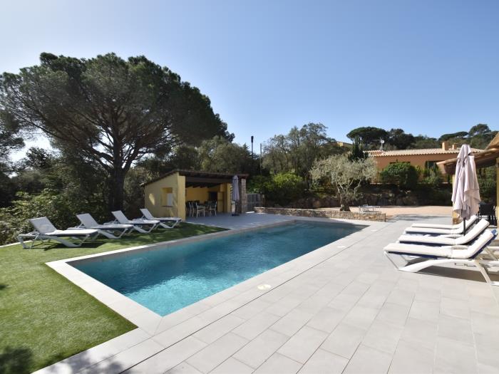 Zona barbacoa jardí casa Begur