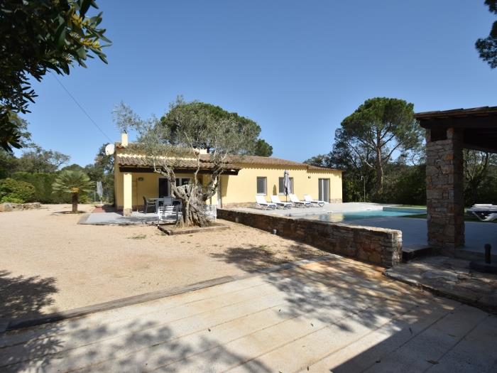 Aparcament privat vila vacances Begur