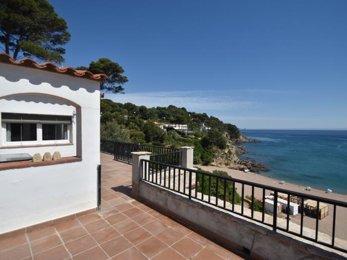 Apartamento playa Sa Riera Begur alquiler