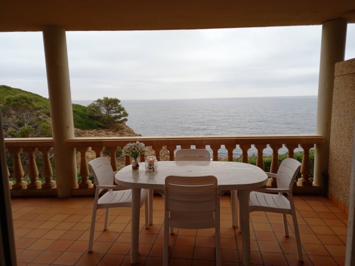 image Beachfront apartment with pool 11