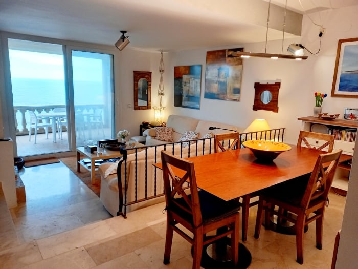 image Beachfront apartment with pool 15