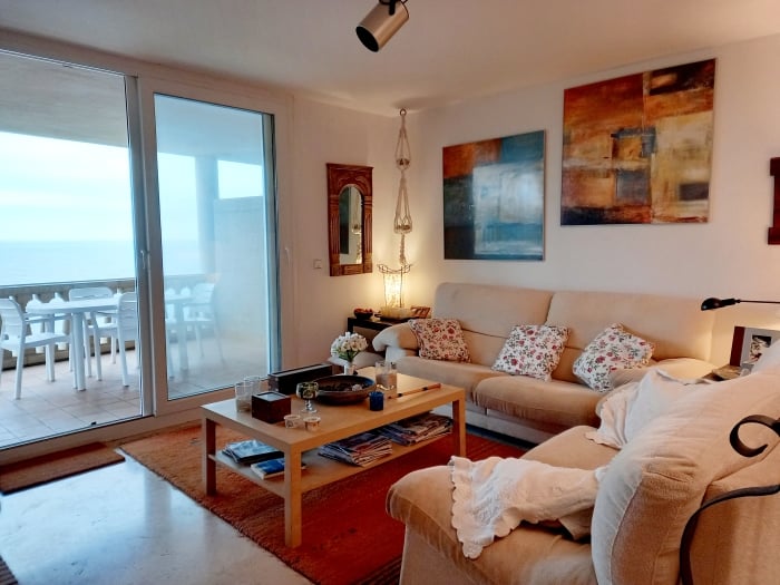 image Beachfront apartment with pool 16