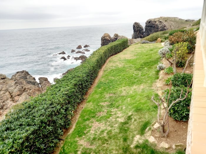 image Beachfront apartment with pool 8