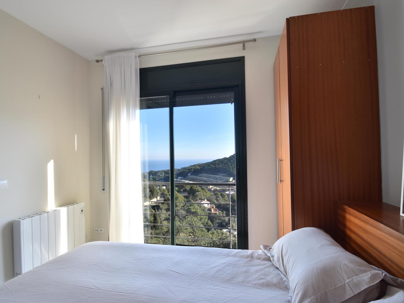 Tweepersoons slaapkamer zeezicht Begur