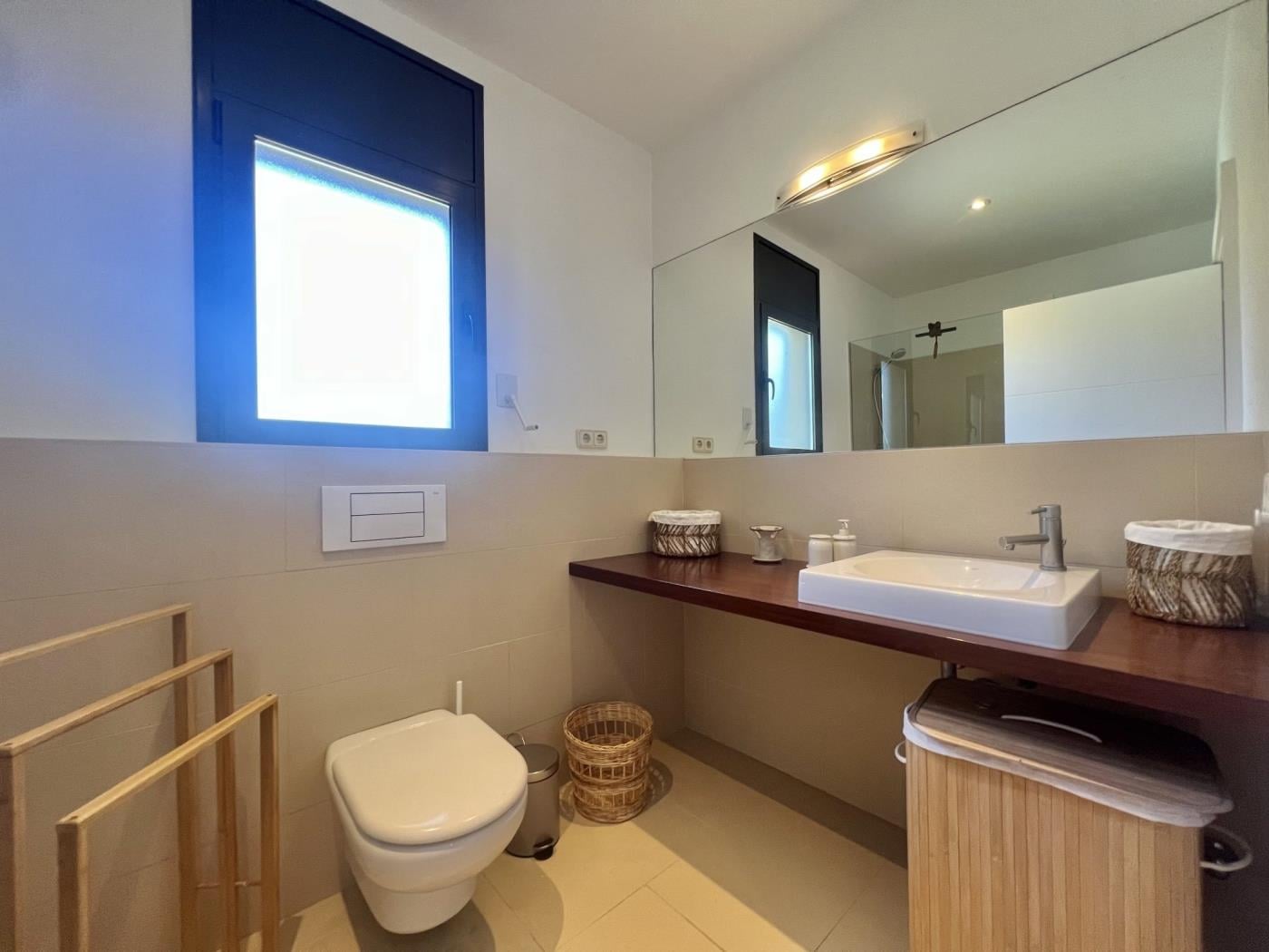 Moderne badkamer vakantievilla Begur