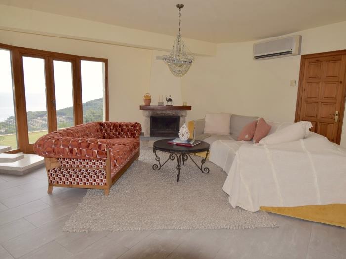 Spacious living room Begur holiday home