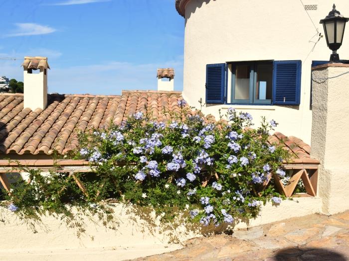 Pool sea views Begur rental